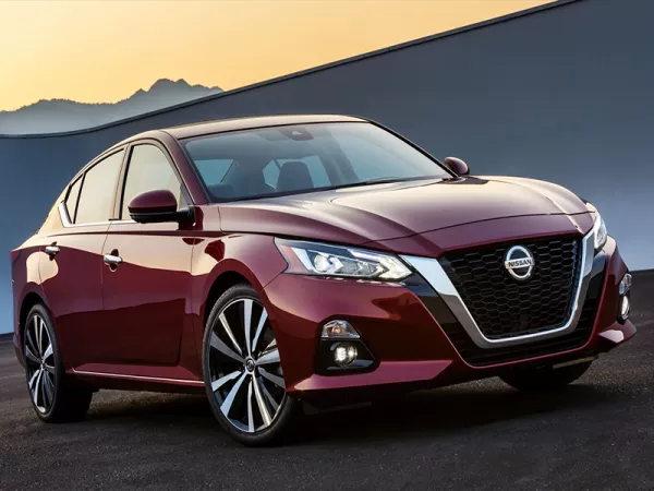 Dịch vụ thay Kính chắn gió xe Nissan Teana tận nơi